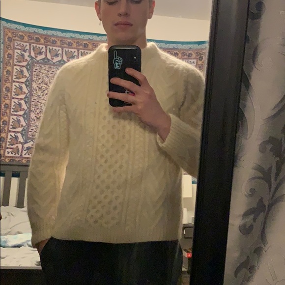 Gaeltarra Handknit Chunky Irish Cable Knit Sweater - Size 40, Warm & Cozy - Picture 4 of 4